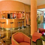 Otel Opera Cadet