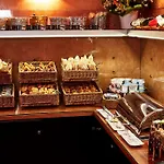 Opera Cadet Otel