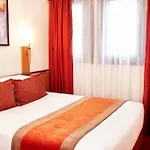 Otel Opera Cadet