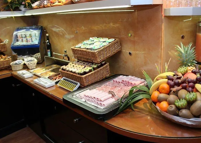 Opera Cadet Отель