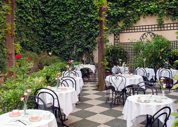 Opera Cadet Париж