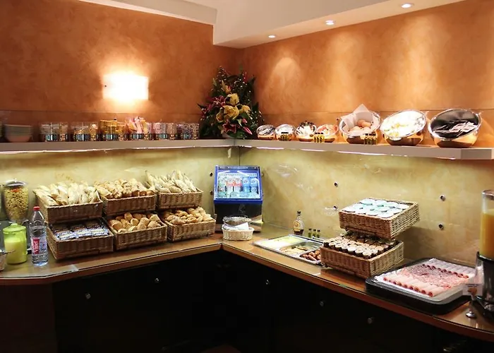 Opera Cadet Париж