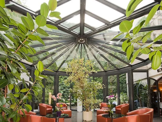 Opera Cadet Париж