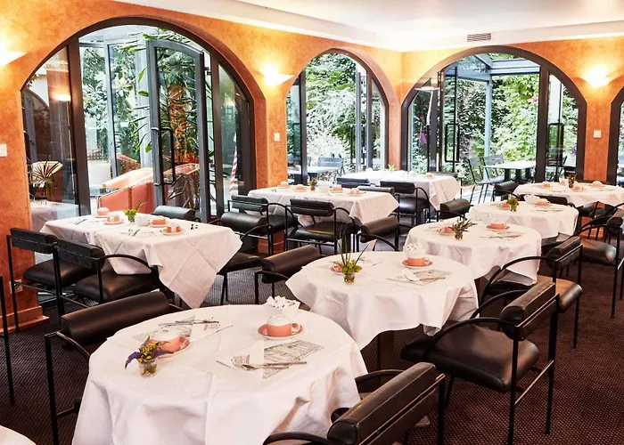 Opera Cadet Hotel 4*