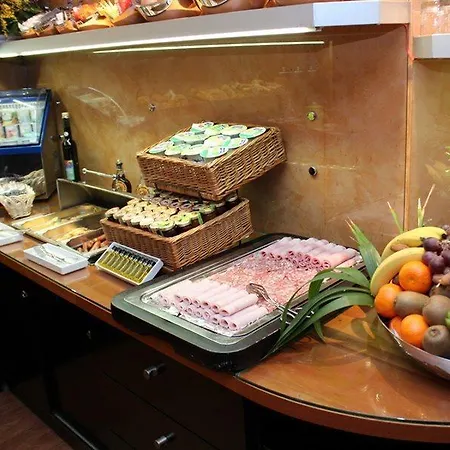 Opera Cadet מלון